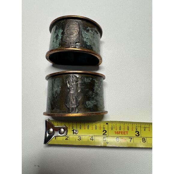 Vintage Brass Copper Napkin Rings Etched Figures Set 2 Aztec Motif Patina Decor - Picture 4 of 9